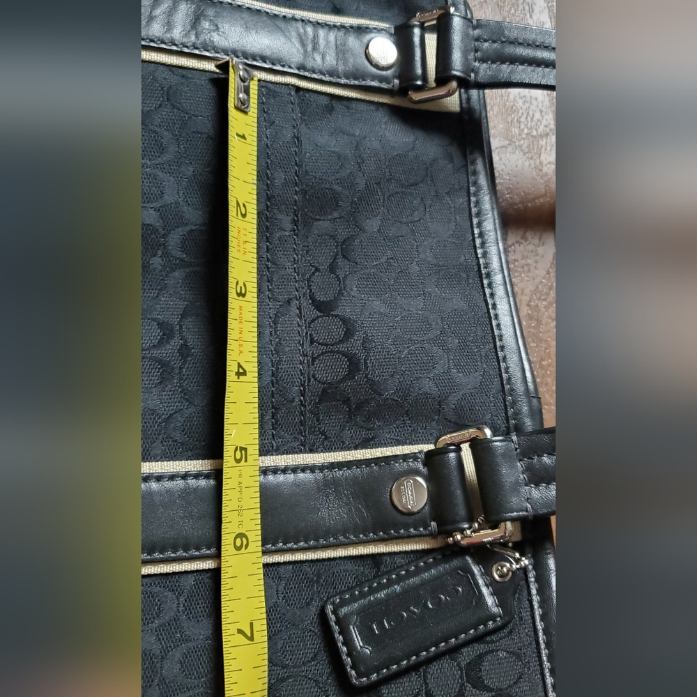 Coach Signature Vintage Tote/Travel Bag: Black Jacquard/ Leather/ Green Lining. - Picture 8 of 12